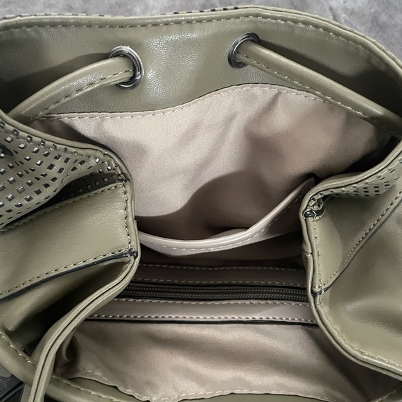 Green Draw String Leather backpack - Picture 8 of 10